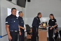 Wręczenie świadectw policjantom kończącym kurs  w Szkole Policji w Katowicach